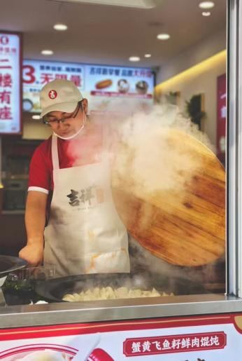 上海餐饮店加盟需要考虑哪些关键因素？